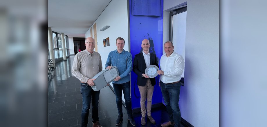 Personen mit LED-Leuchtmitteln