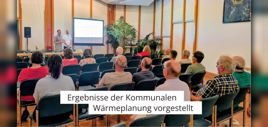 Ergebnisse kommunale Wärmeplanung vorgestellt_HP - 1 Personen bei Informationsveranstaltung