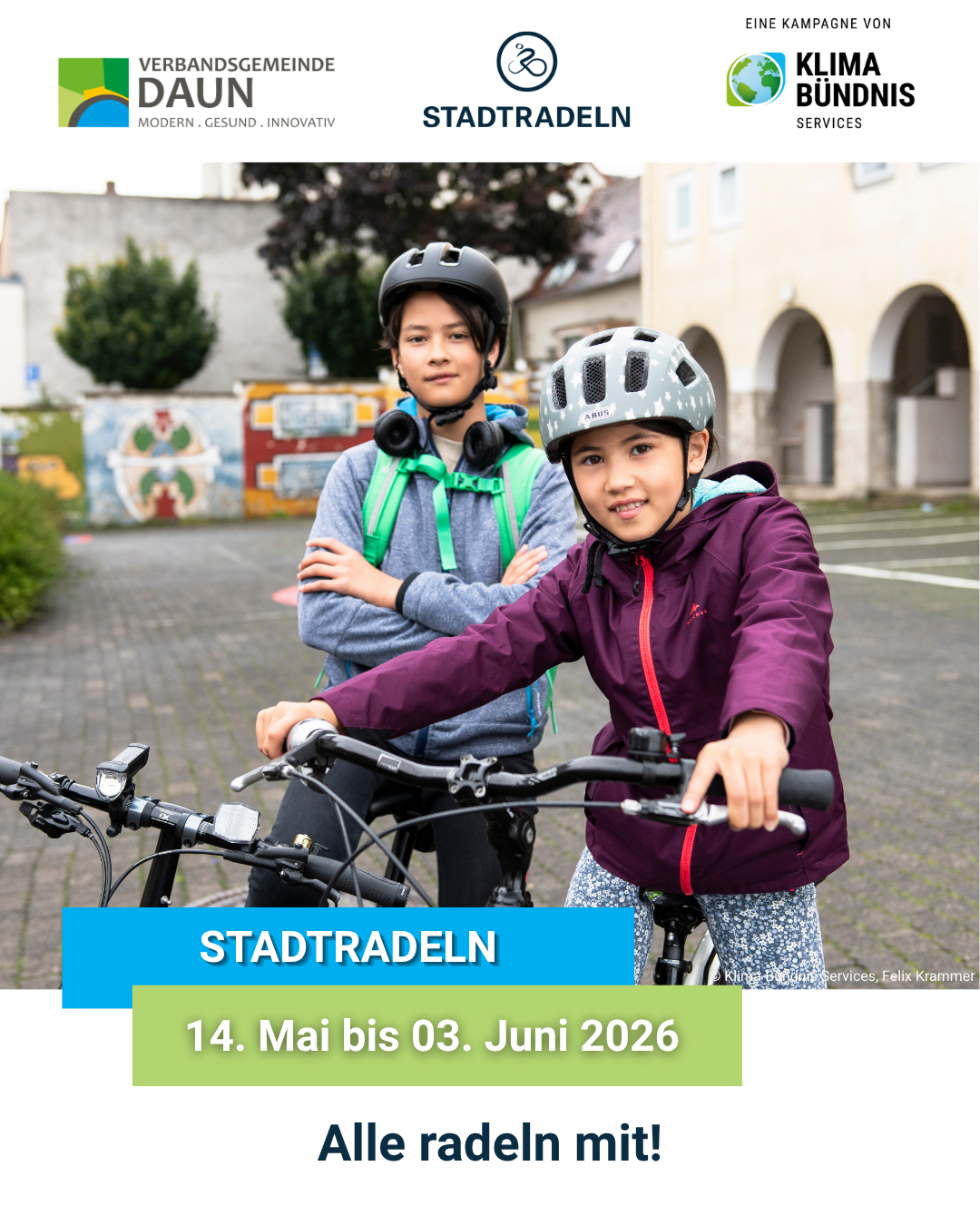 Symbolbild; zwei Kinder auf Fahrrad