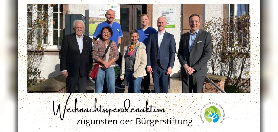 Weihnachtsspendenaktion BS_HP - 1 Personen vor Verwaltungsgebäude