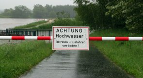 Symbolbild Hochwasserschild